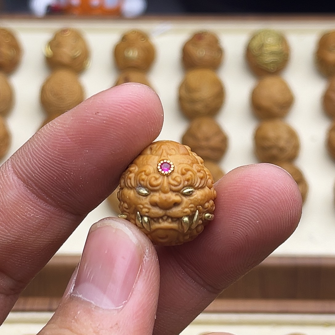 猴头核桃吊坠镶嵌唐狮18