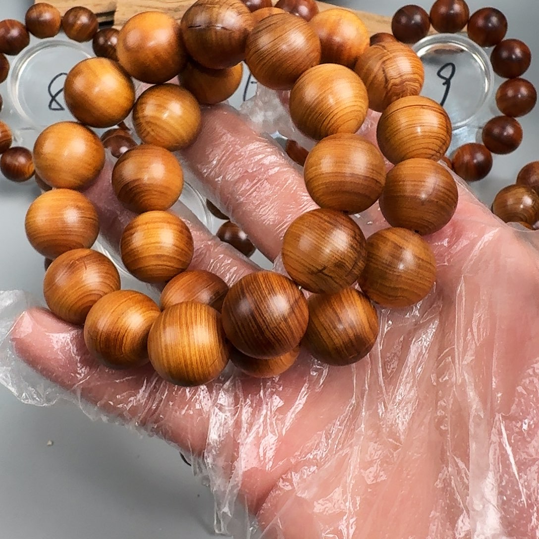 李***攻无事牌柏木（崖柏）黄泥细粉雷击1.8带裂