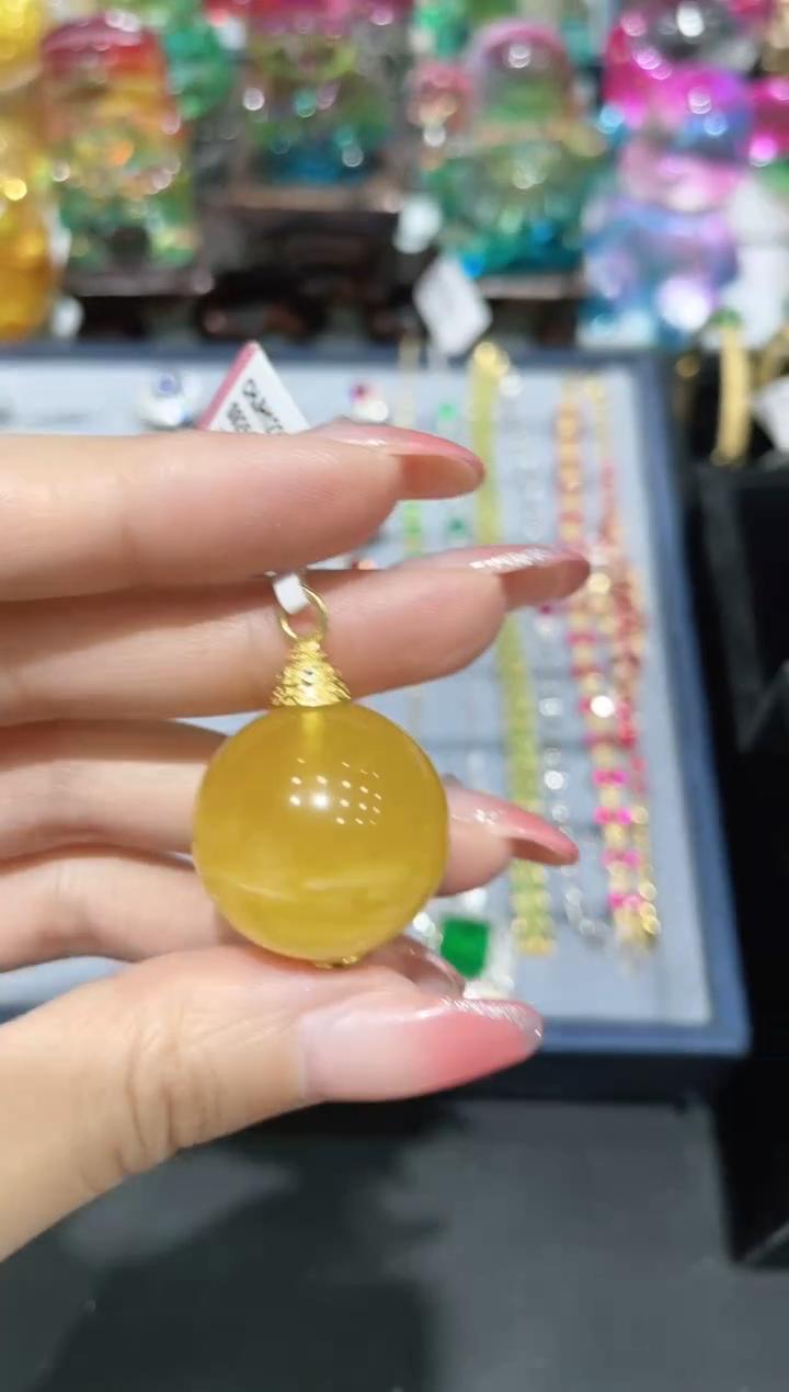 S925银镶嵌蜜蜡吊坠