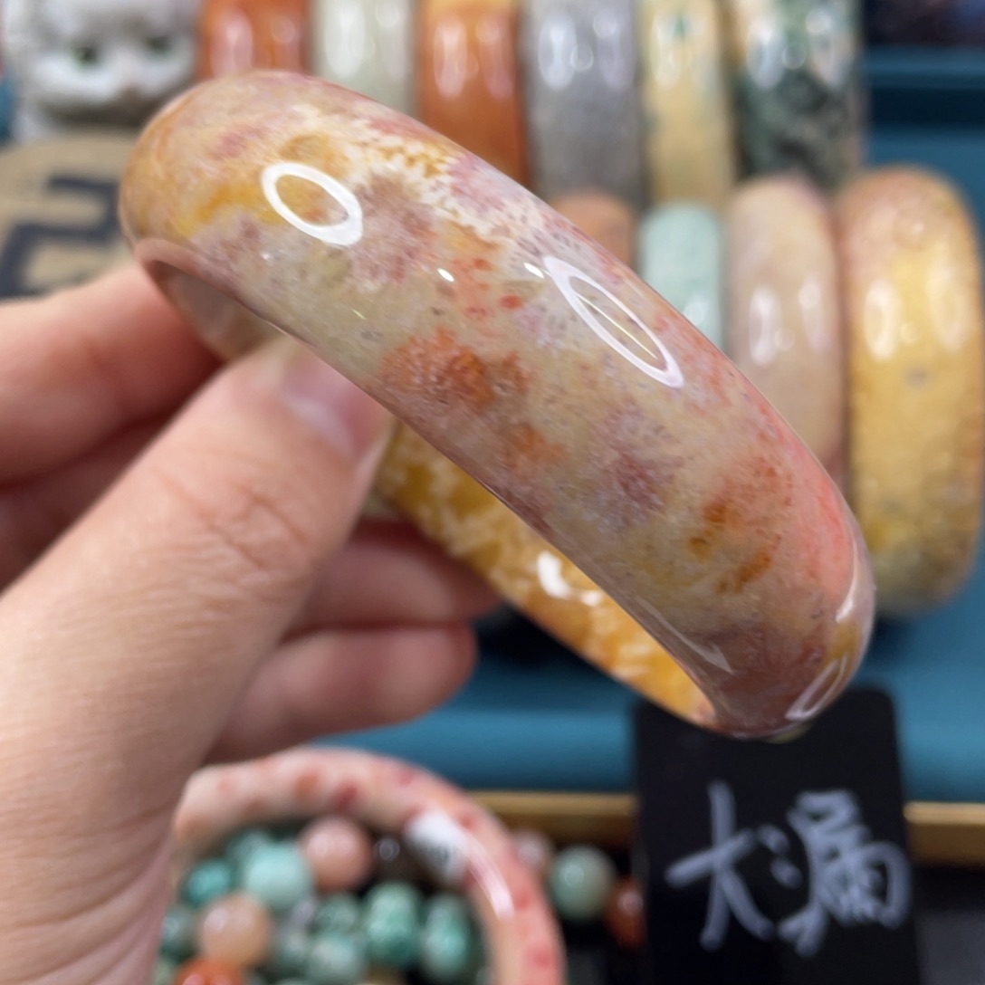 未镶嵌手镯硅化玉