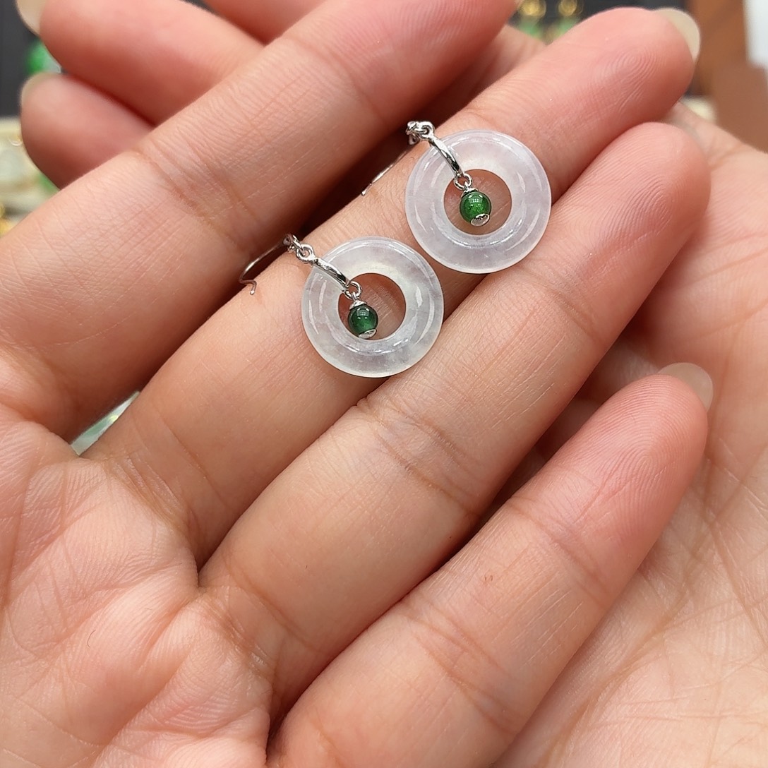 C***a翡翠18K金镶嵌颈饰