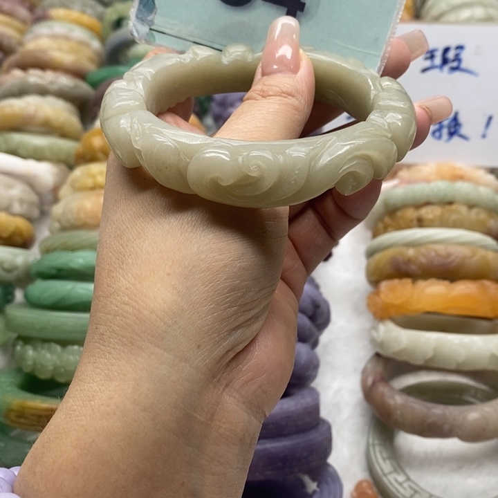 石英岩玉未镶嵌手链