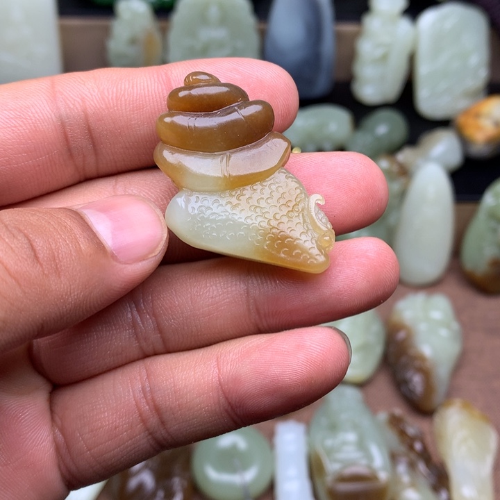 和田玉（糖玉）未镶嵌颈饰