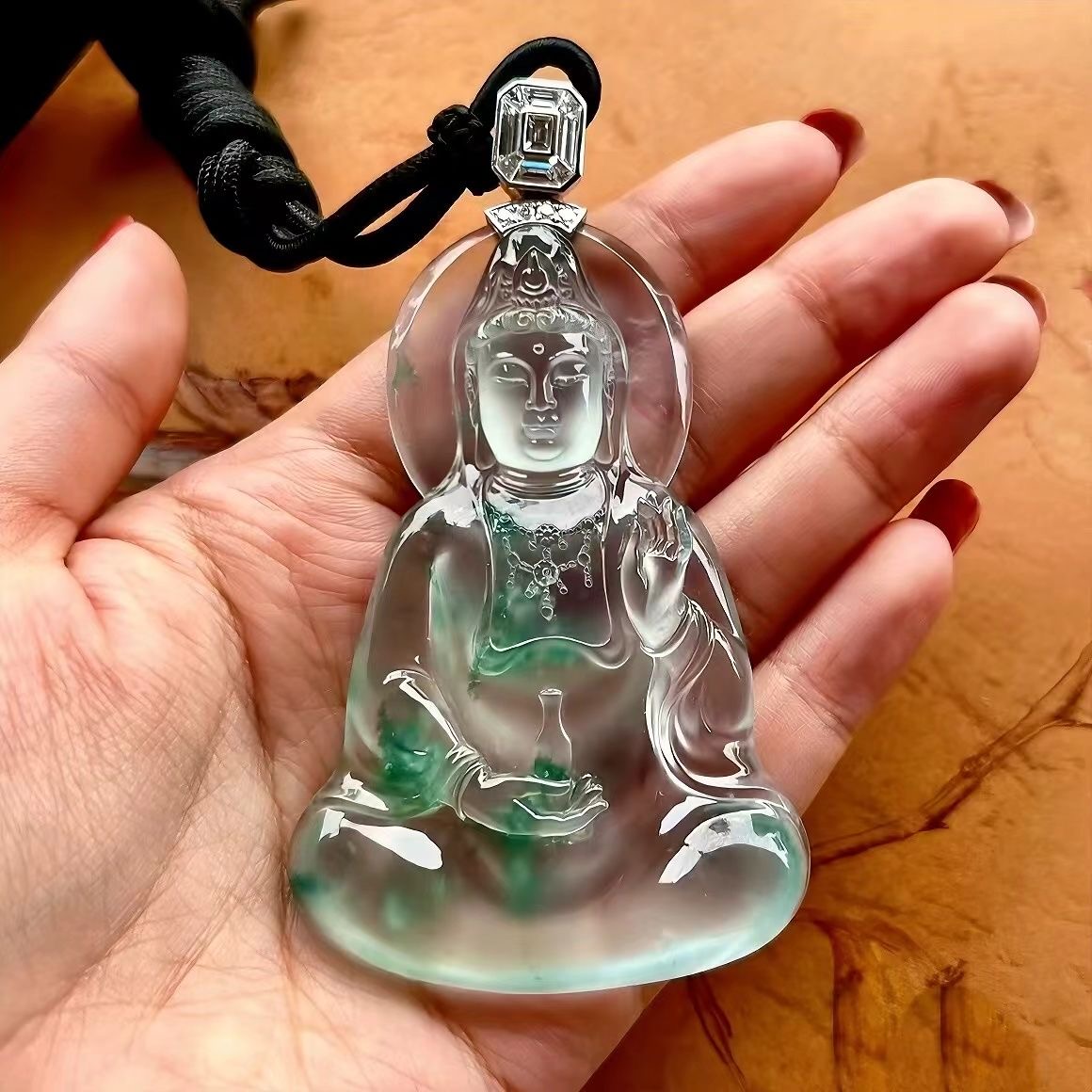 天然翡翠A货观音