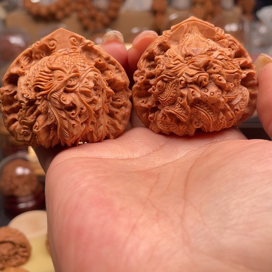 文玩核桃把件龙凤呈祥51