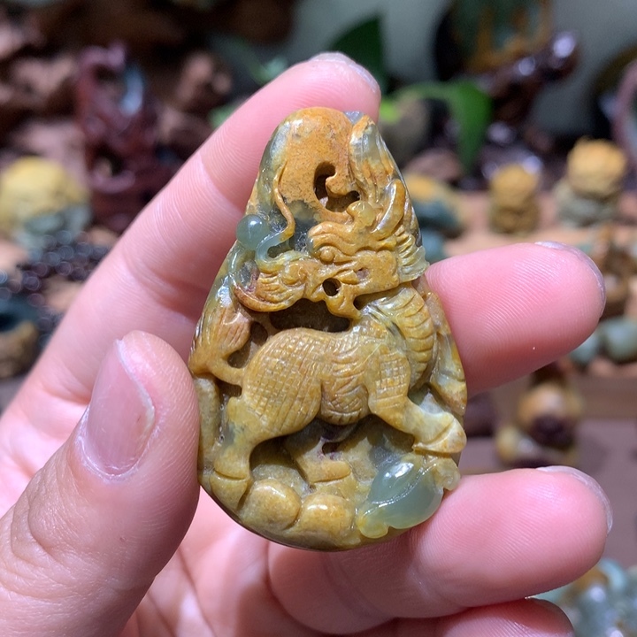 岫岩河磨玉（透闪石质玉）未镶嵌把件