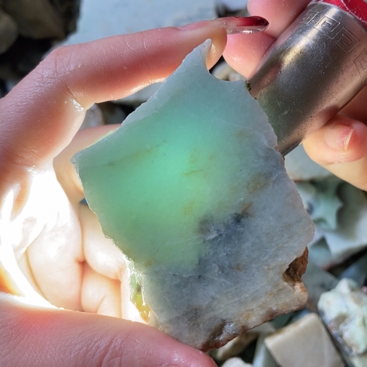 翡翠颈饰未镶嵌天然翡翠