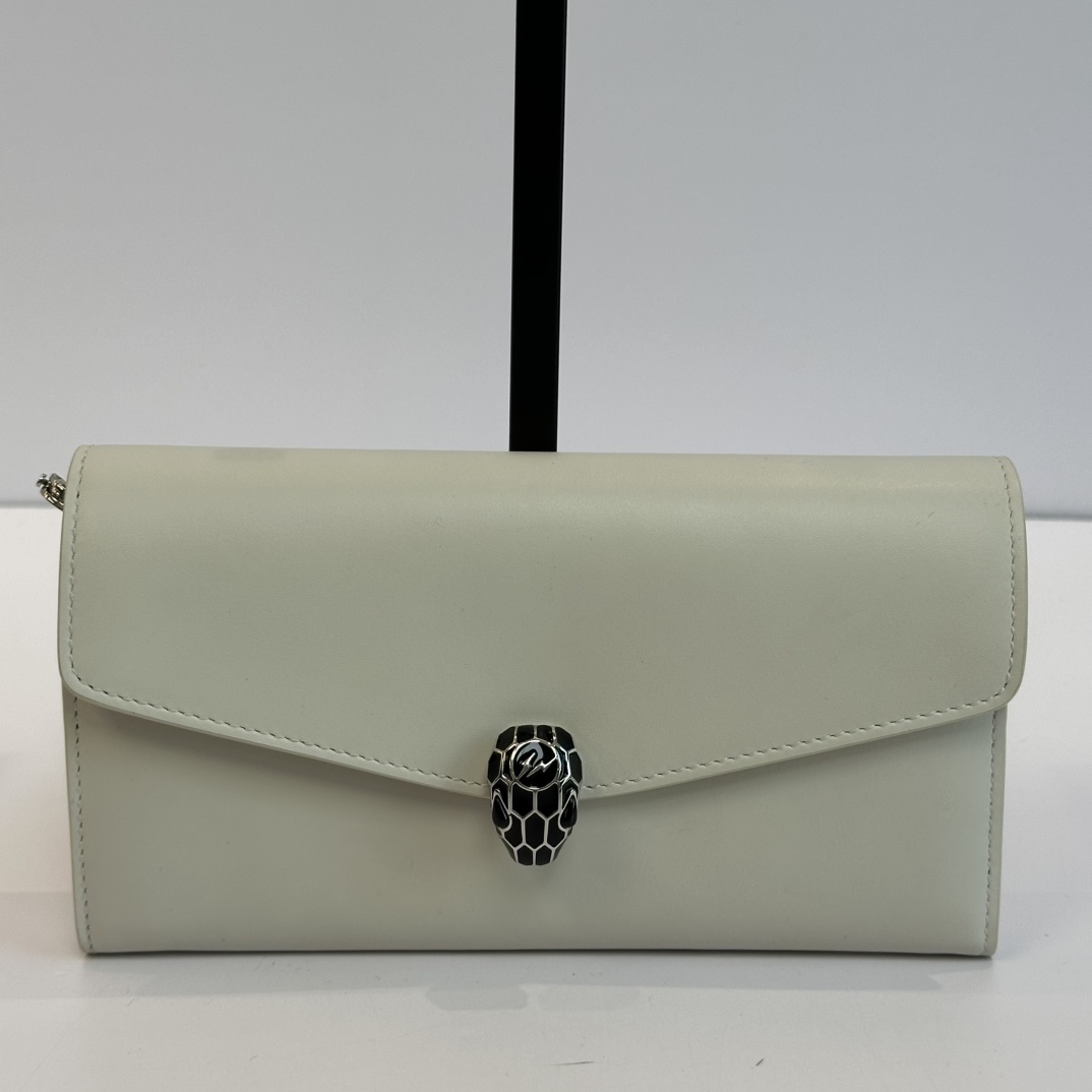 99新 BVLGARI/宝格丽 宝格丽白色WOC蛇头单肩斜挎包 12134