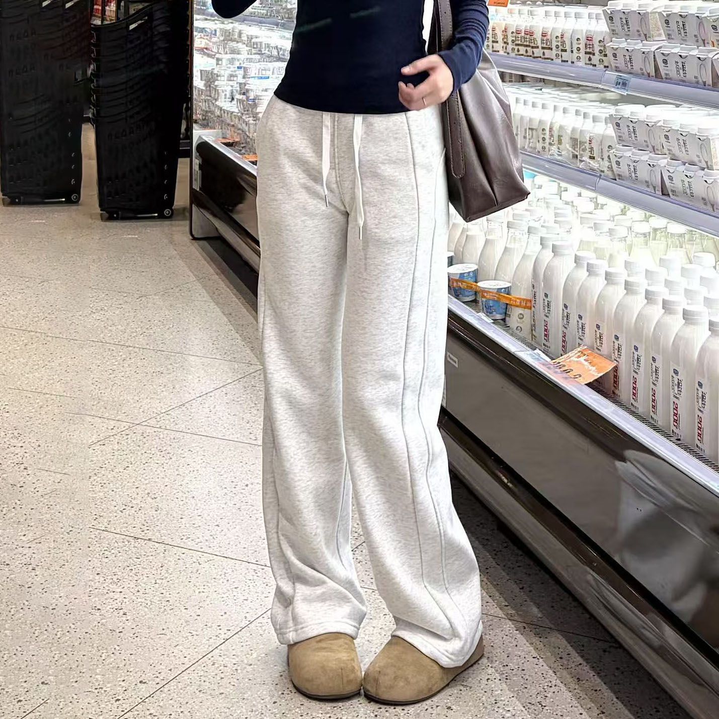  阔腿裤薄绒宽松版型一样样的裤子