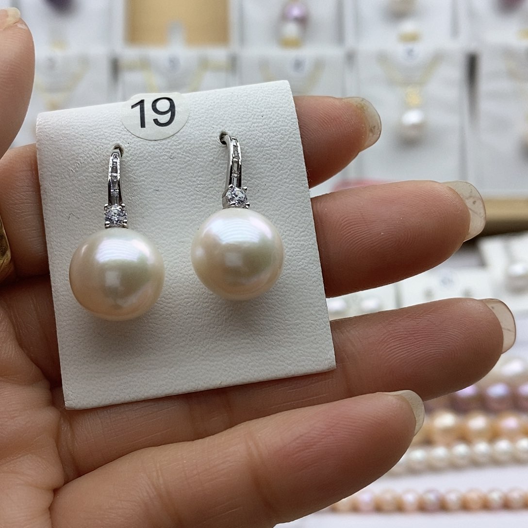 淡水珍珠吊坠(赠链)银S925镶嵌