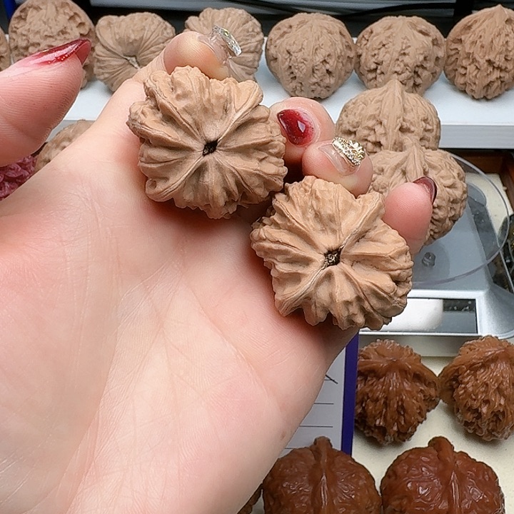 文玩核桃吊坠35全品赤龙鸡心（歪头）