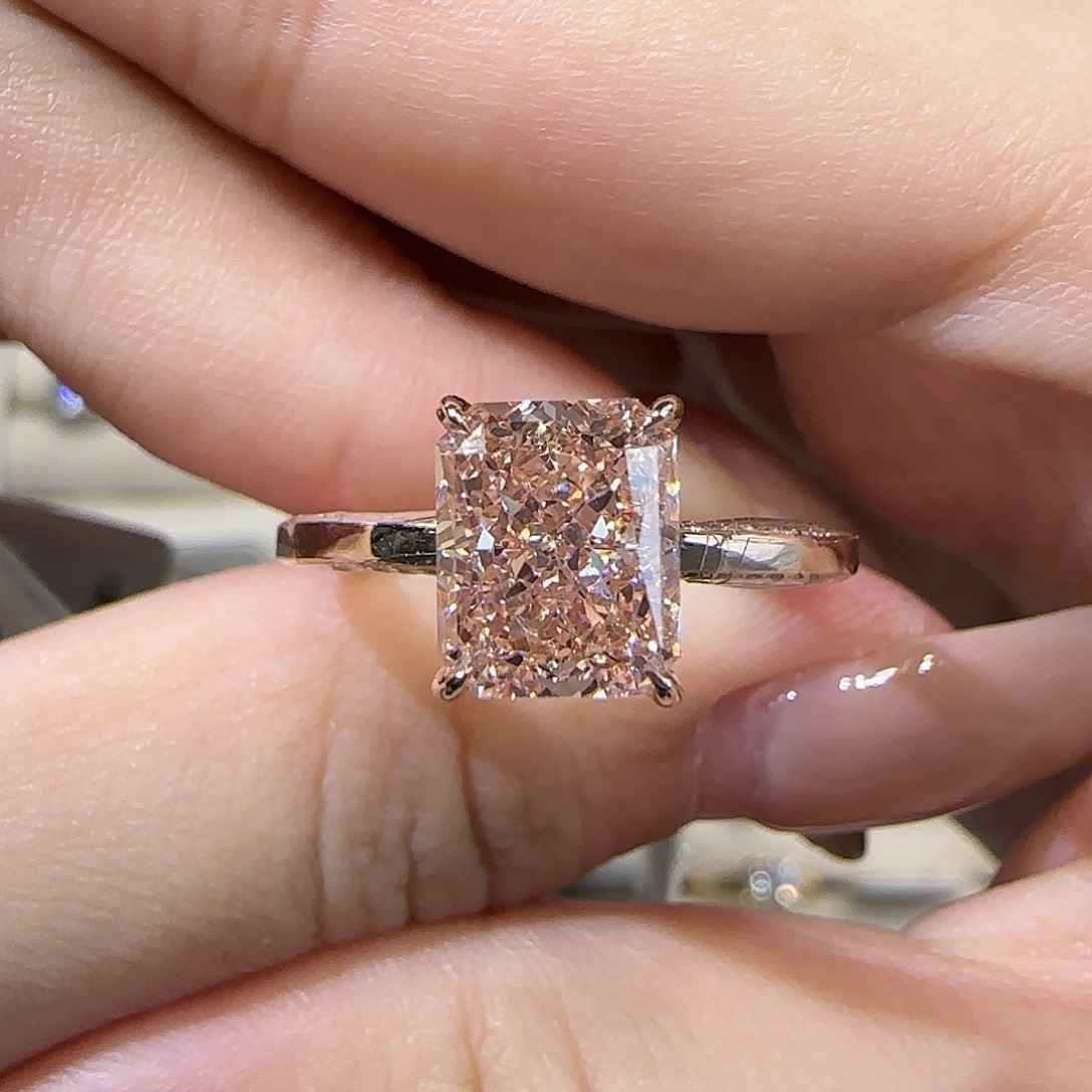 实验室培育钻石18K金镶嵌雷迪恩粉钻2.5卡