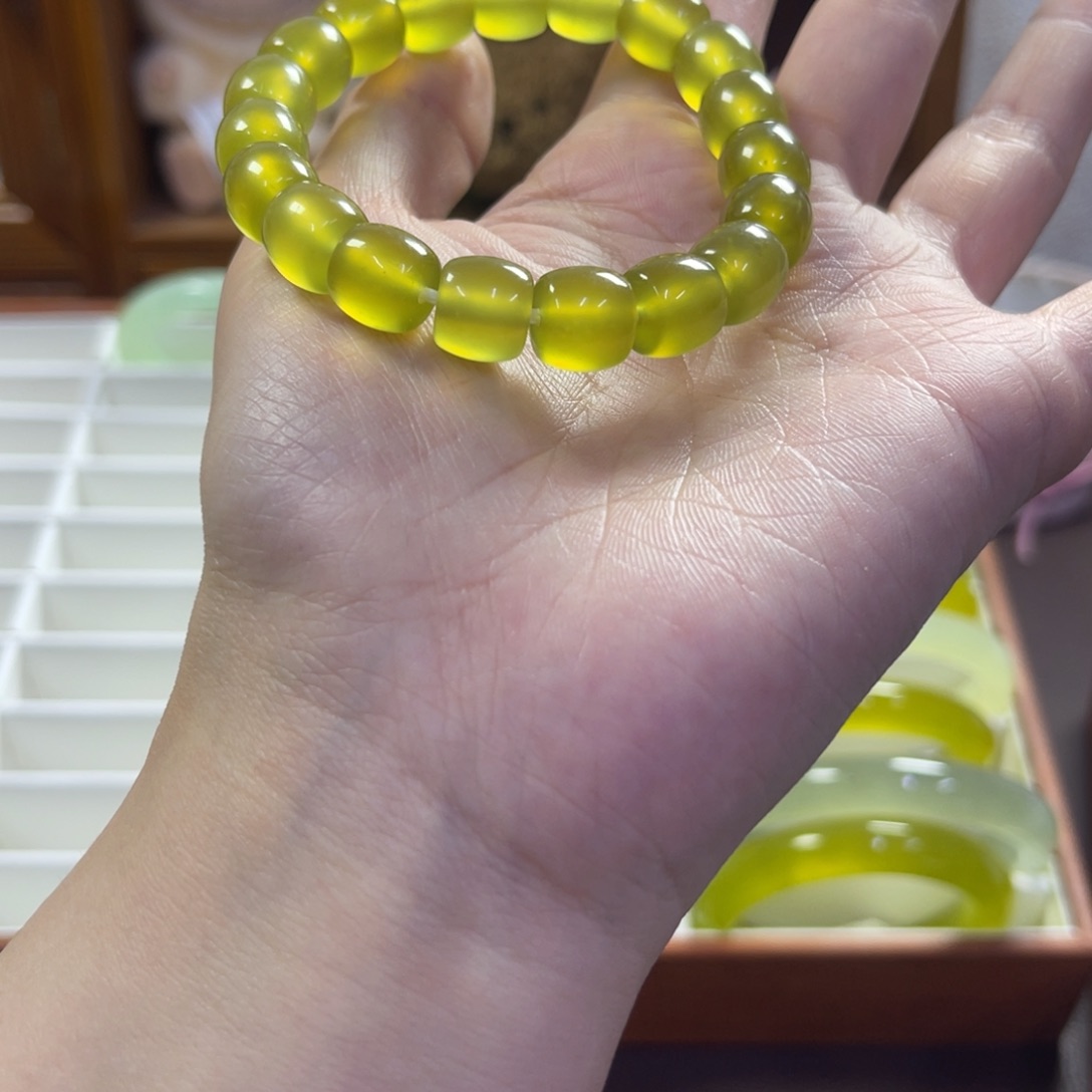 蛇纹石玉未镶嵌手镯81