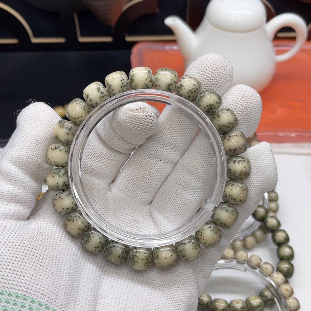 星月菩提吊坠07。10/9绿包白