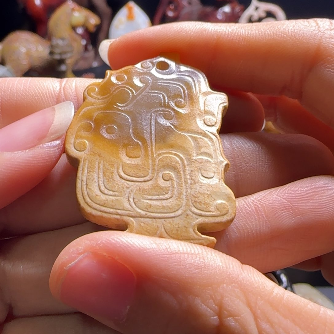 和田玉颈饰未镶嵌