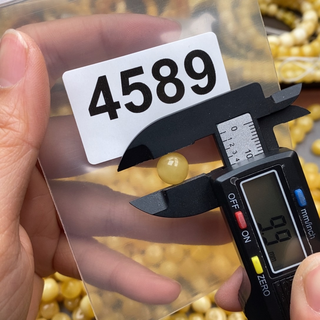 蜜蜡珠宝奇石未镶嵌