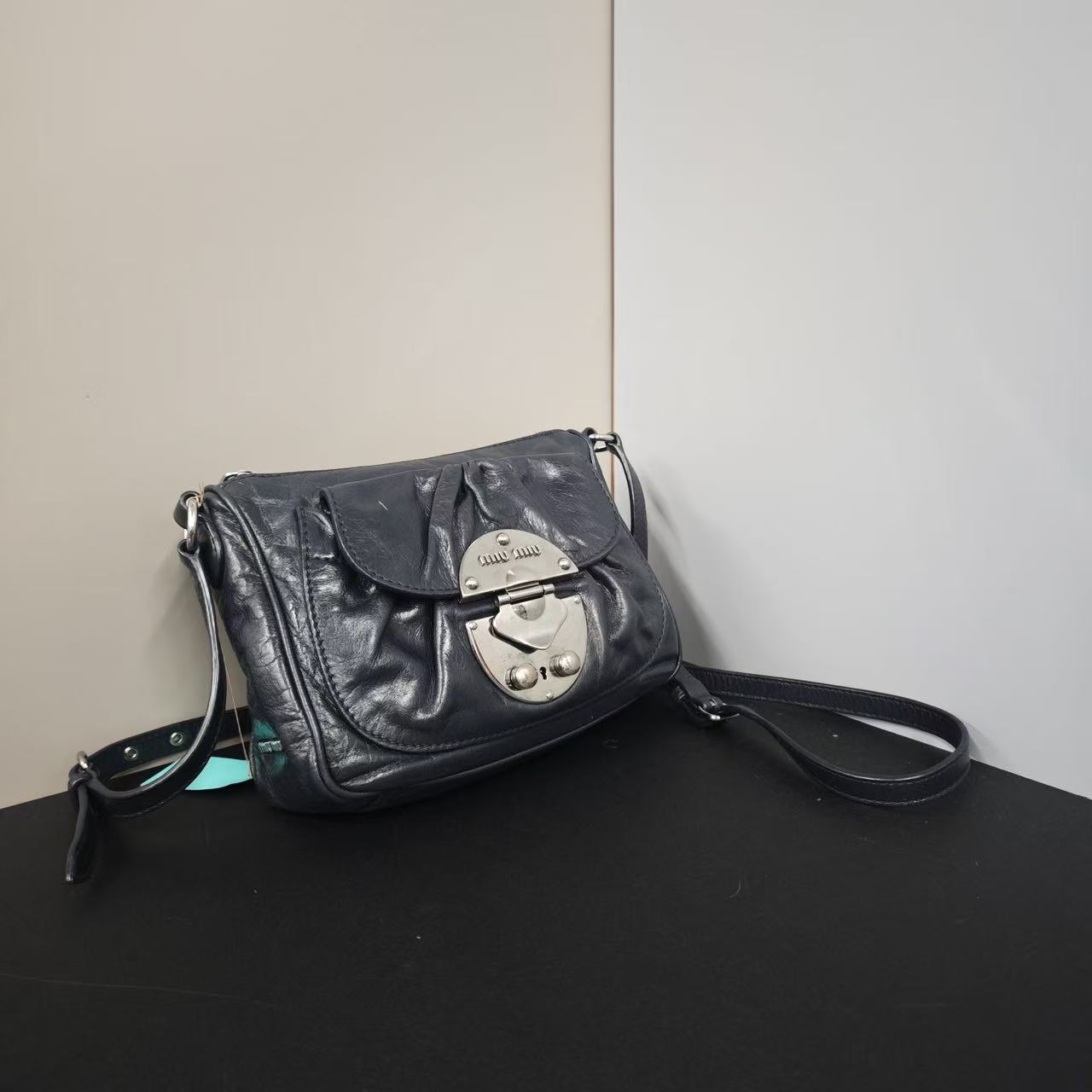 95新 MIU MIU/缪缪 缪缪黑色肩带8651/二奢包包