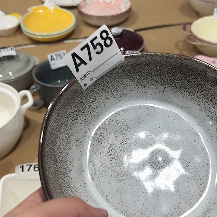 瓷陶瓷微微颤动了