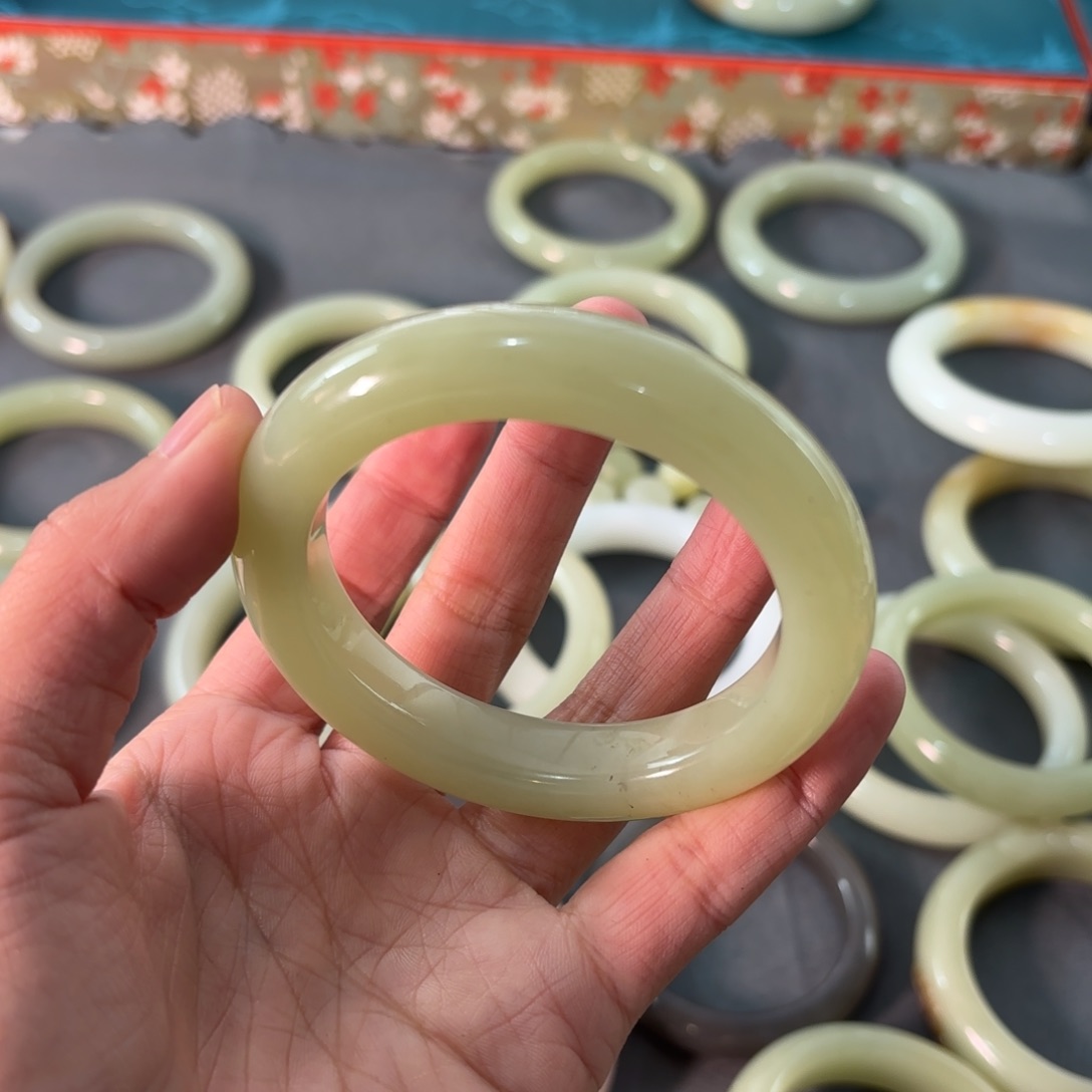 和田玉（糖玉）55.5未镶嵌