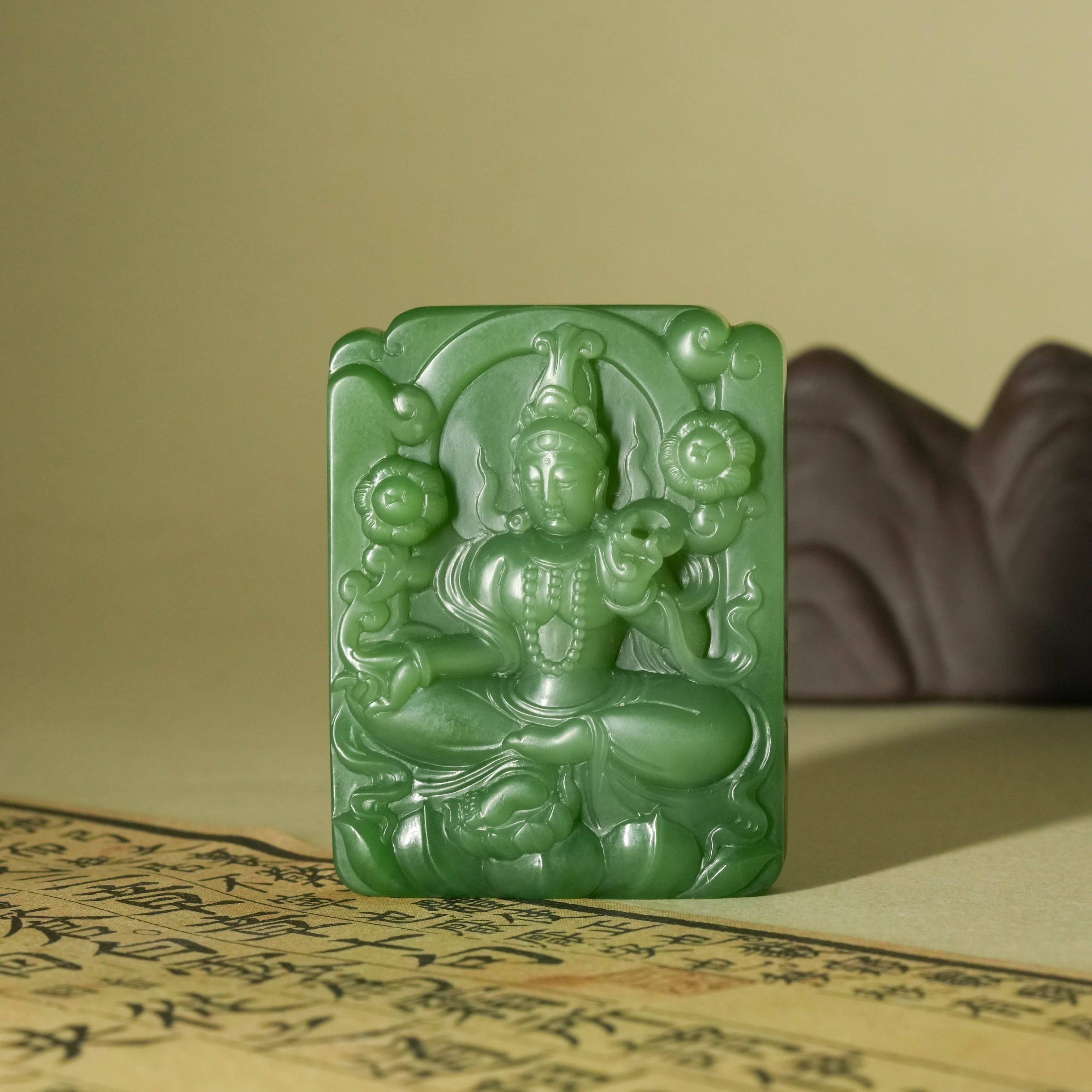 保嘉严选 Y3299 臻品级和田玉精品俄七满色碧玉菩萨吊坠