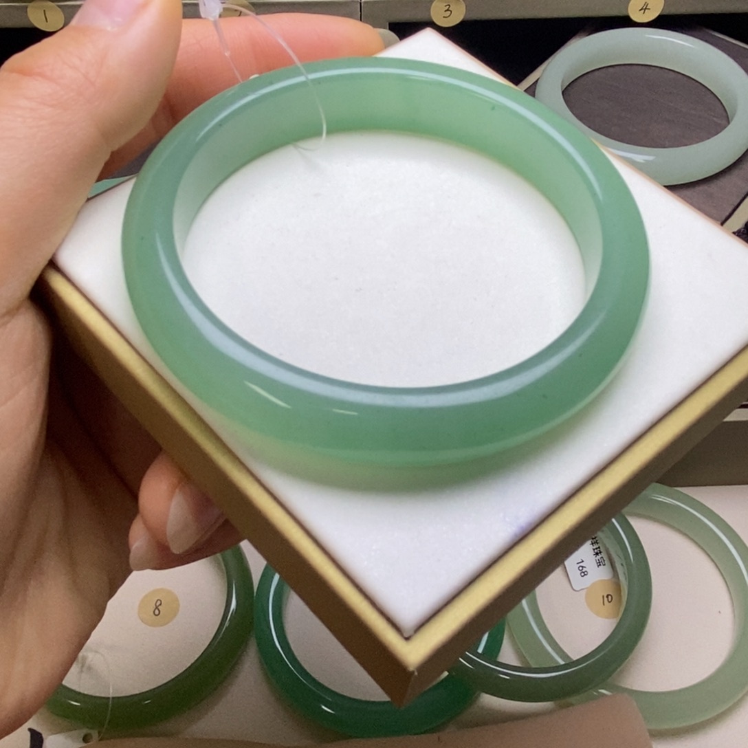 东陵石未镶嵌手镯