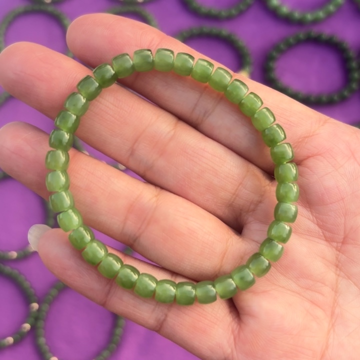 和田玉（碧玉）未镶嵌手链