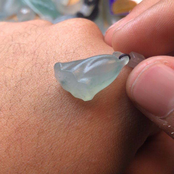 定制翡翠未镶嵌挂件