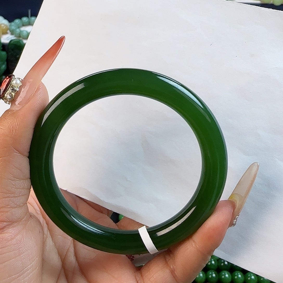 和田玉手镯未镶嵌止*总价56000订金