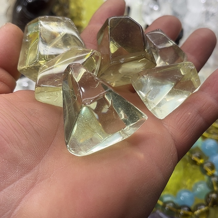 未镶嵌水晶珠宝半成品