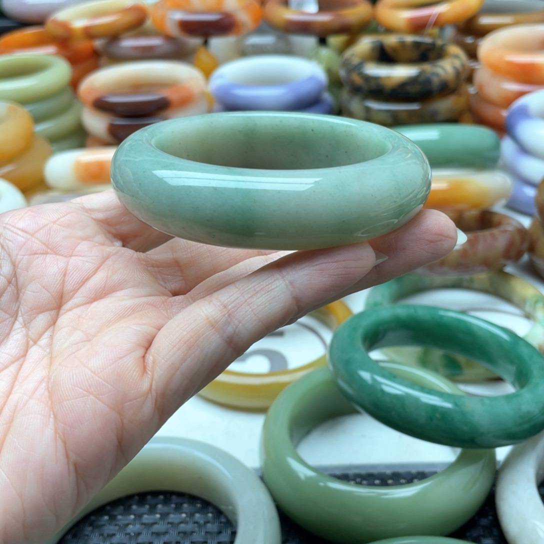 石英质玉手镯未镶嵌清**瑰