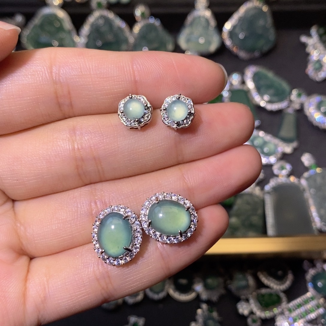 不***乖翡翠未镶嵌颈饰天然