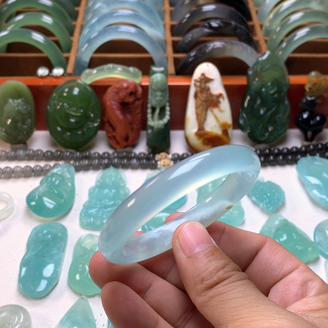 蛇纹石玉天青冻手镯50-53口径未镶嵌