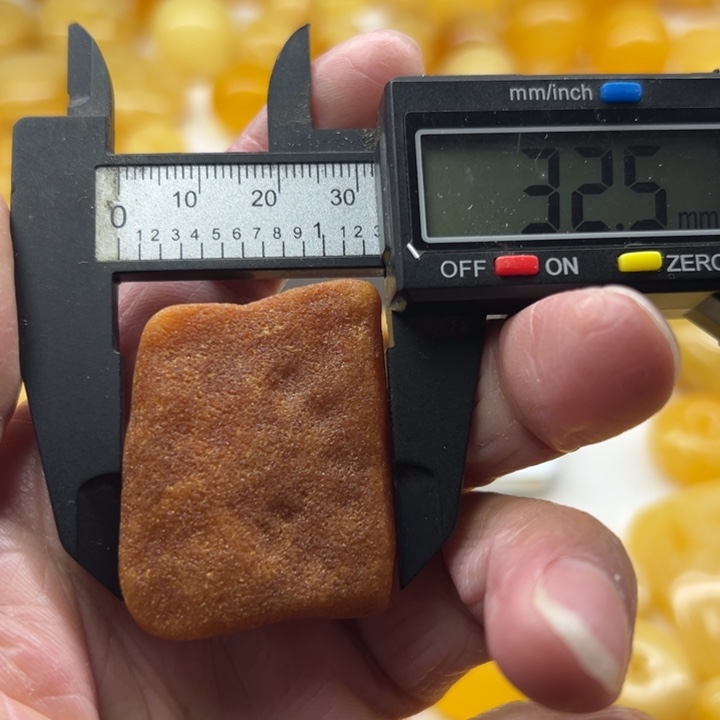 琥珀（矿物珀）未镶嵌裸石