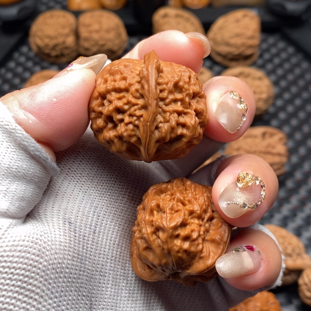 文玩核桃把件瓷娃娃33