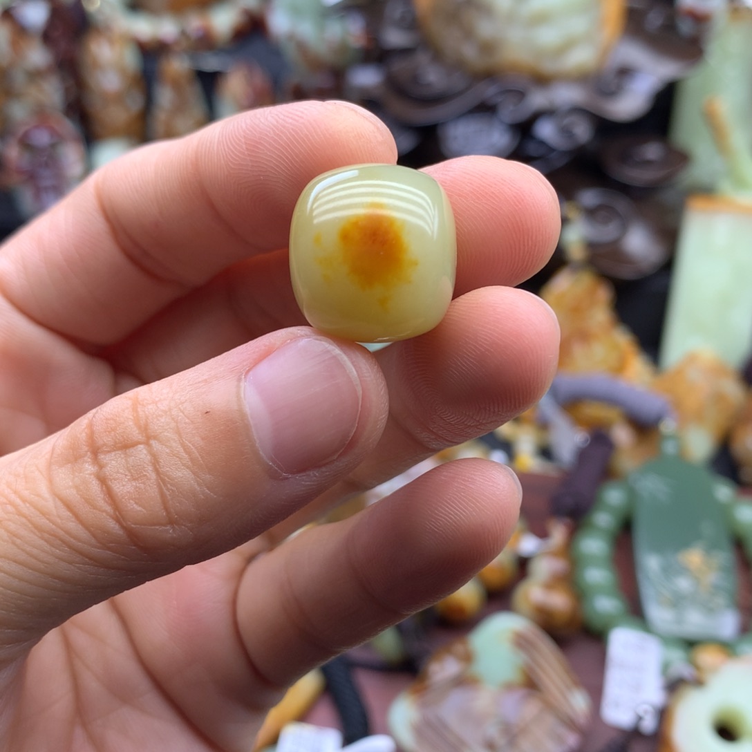 岫岩河磨玉（透闪石质玉）未镶嵌颈饰