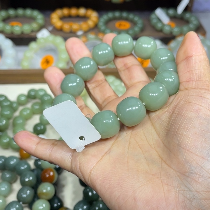 山***记和田玉未镶嵌手串