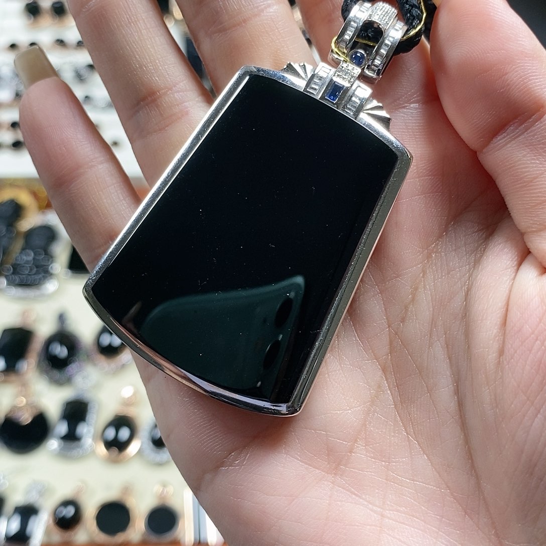 翡翠颈饰18K金镶嵌大****白1