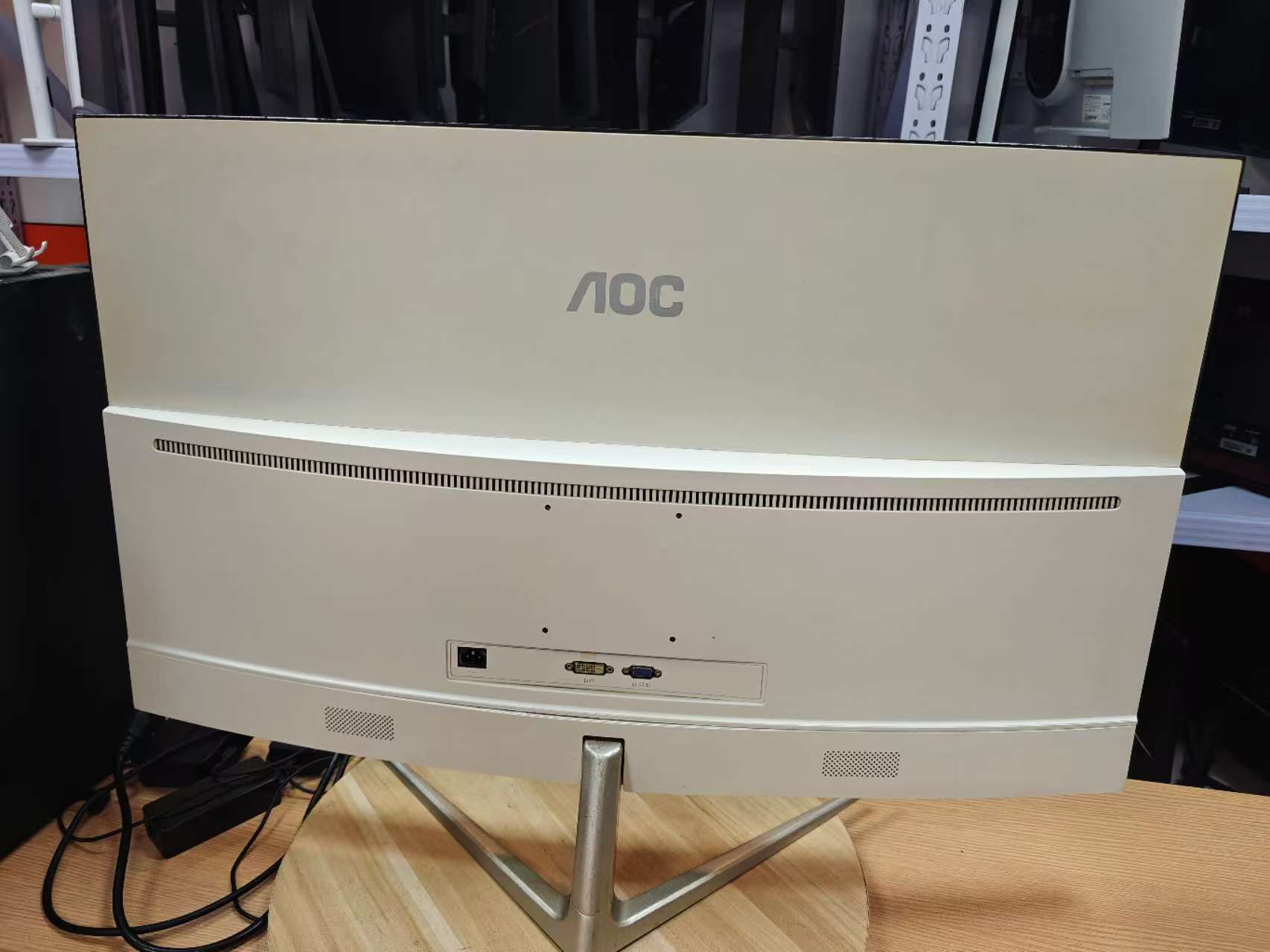 9新 AOC 40寸1k60hz曲面高清办公显示器
