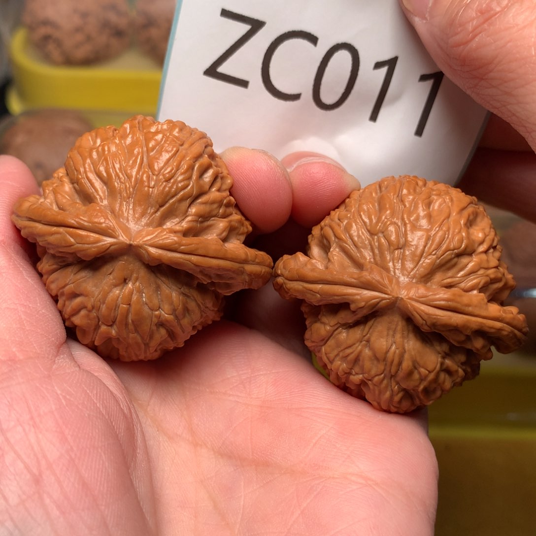 文玩核桃把件红皮球白43