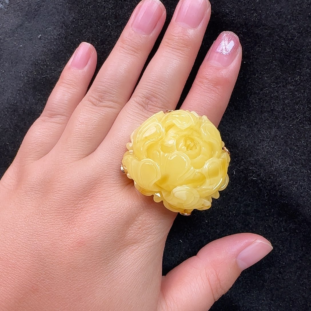 茜***蜜蜡未镶嵌珠宝奇石