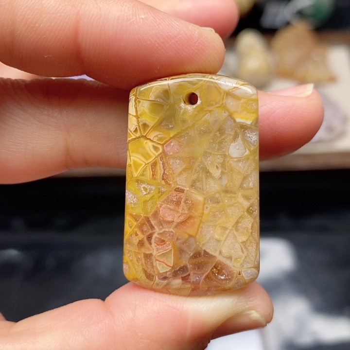 硅化珊瑚（珊瑚玉）未镶嵌手镯