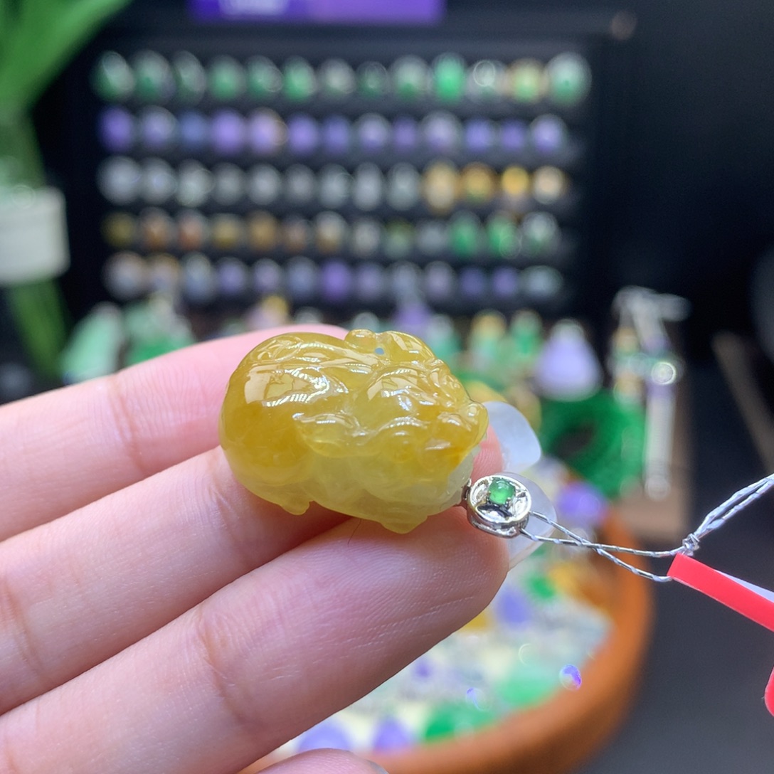 翡翠18K金镶嵌颈饰