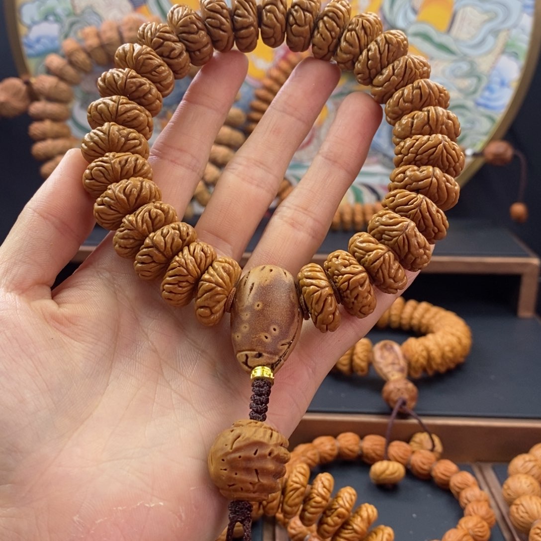 桃核手串独**行龙纹桃核祥云