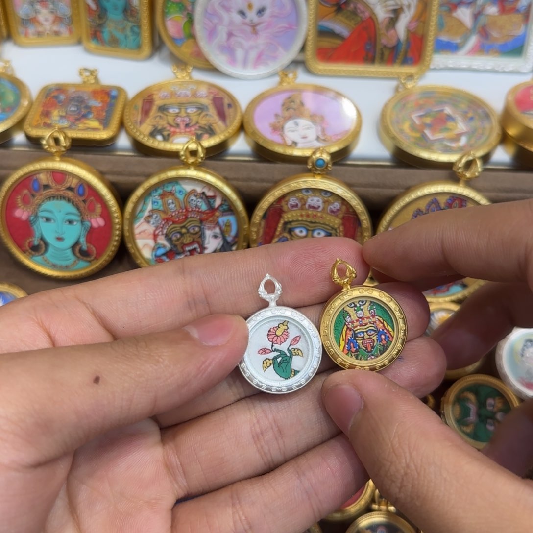 吊坠孫****⁸木槿手绘直播间A09