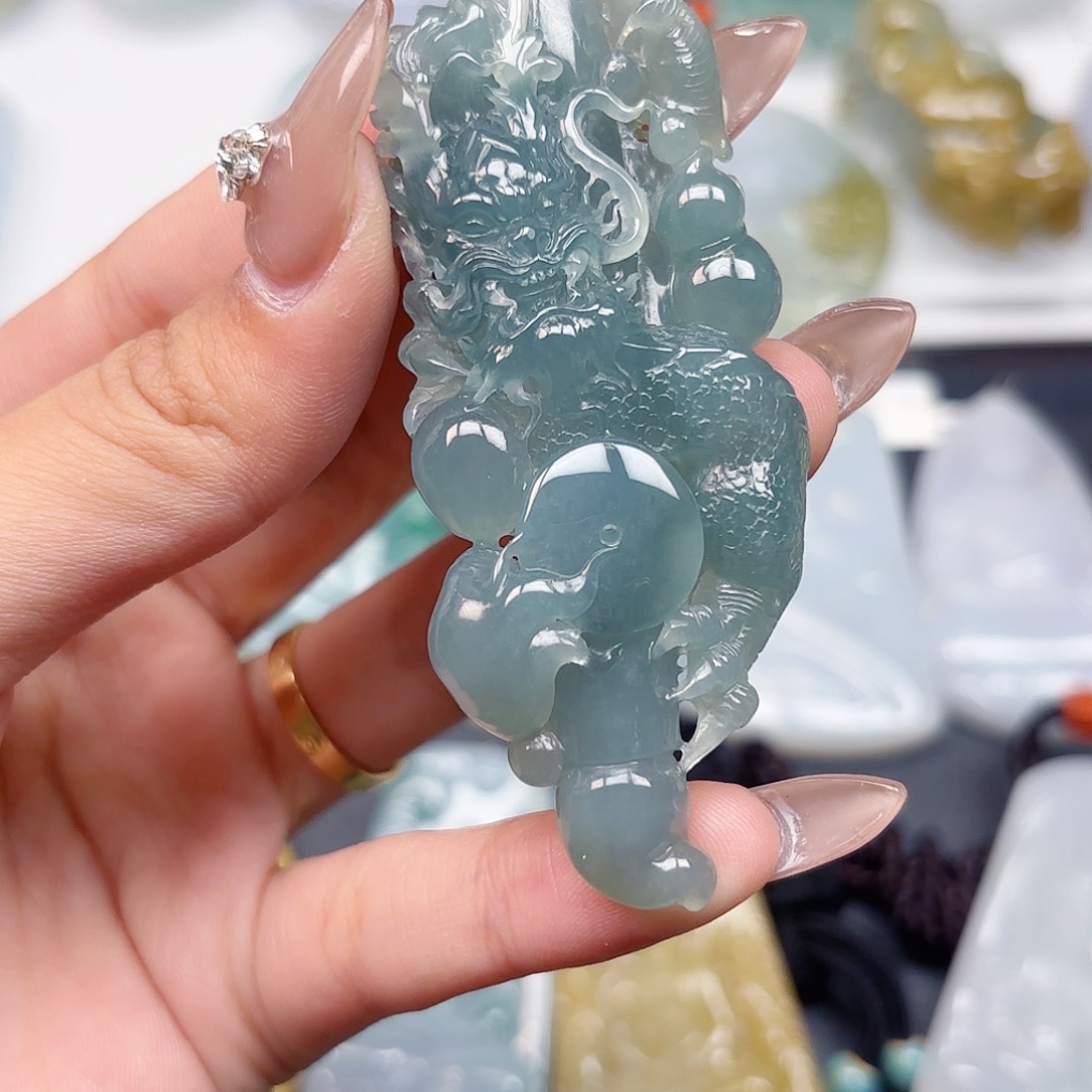 影***愈翡翠未镶嵌颈饰龙柱