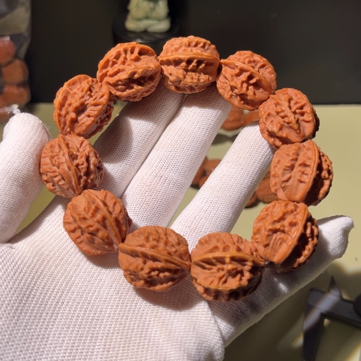 文玩核桃手串…………6