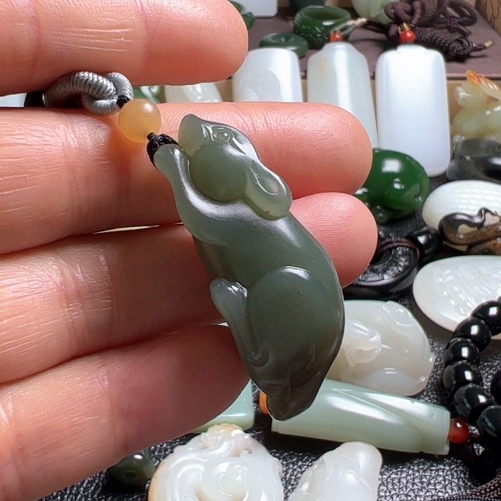 和田玉颈饰未镶嵌