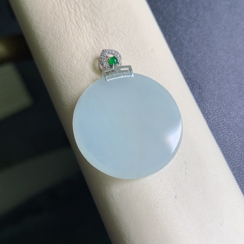 【闪购商品】翡翠颈饰18K金镶嵌无事牌