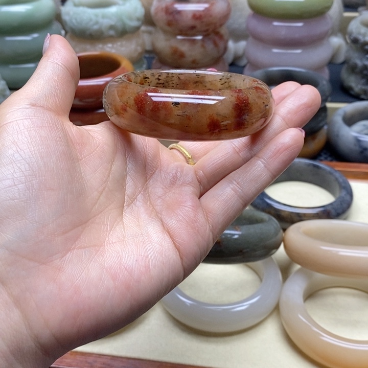 石英岩玉手镯未镶嵌