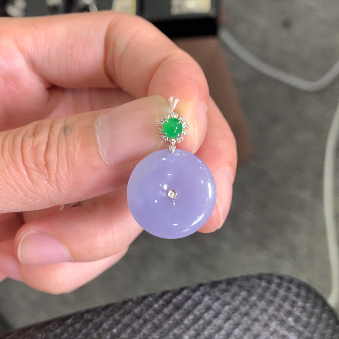 翡翠18K金镶嵌颈饰翡翠